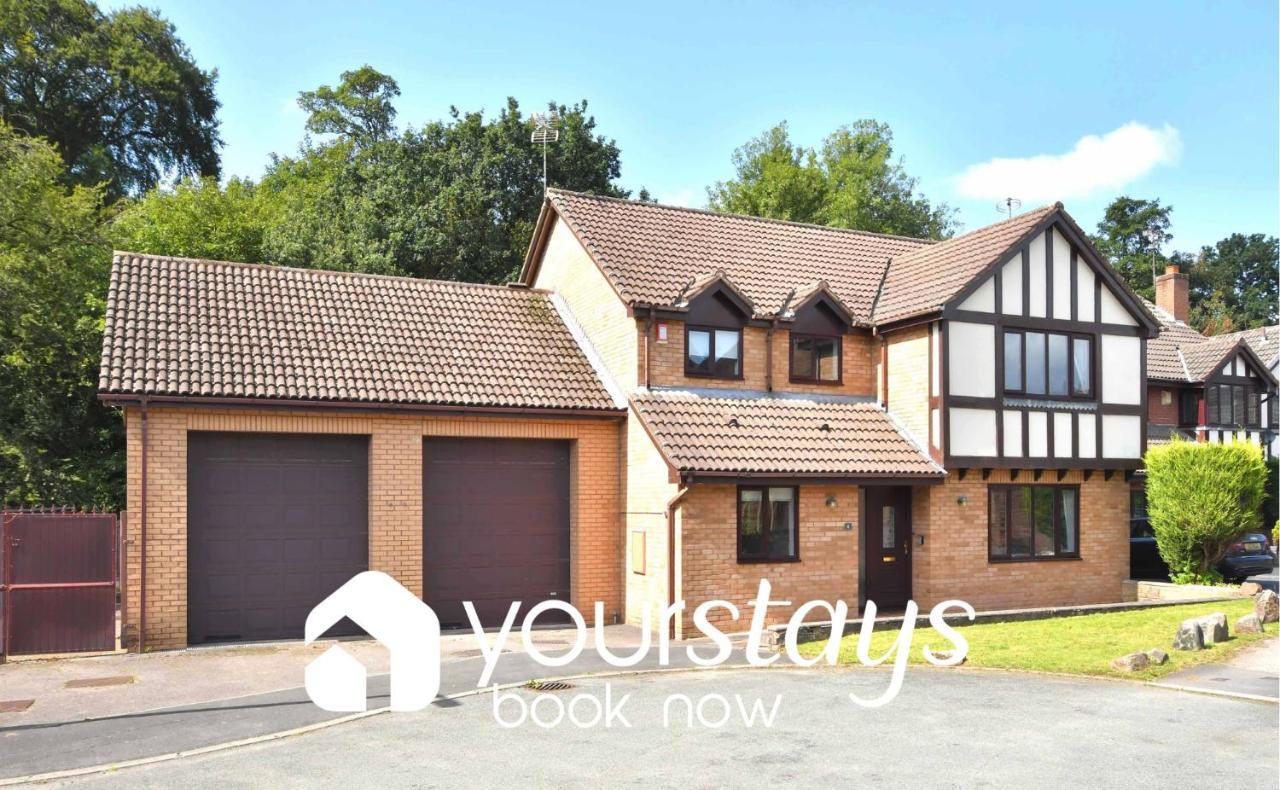 The Glade By Yourstays Huge Single Detached Holiday Home With Big Garden Newcastle-under-Lyme Buitenkant foto